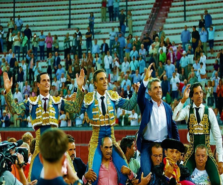 Jaén 2025: La Bravura de los Victorinos en su Punto y la Terna en Plenitud