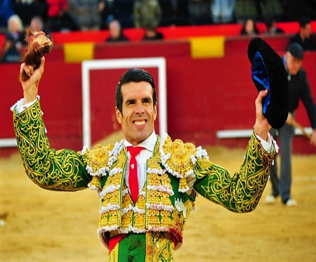 Valencia: Cordelero y Emilio en el Cierre de Fallas