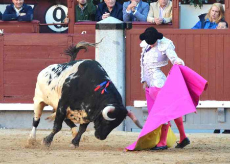 San Isidro: Polémica Puerta Grande a Adrián, Esencias de Urdiales y Fortes, Vibrante Encierro de "El Torero"