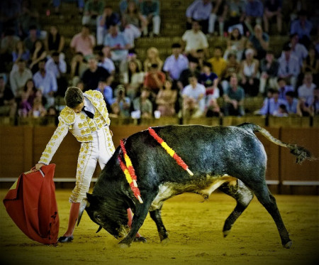 Cristian Restrepo en Sevilla: Inteligencia y Valor